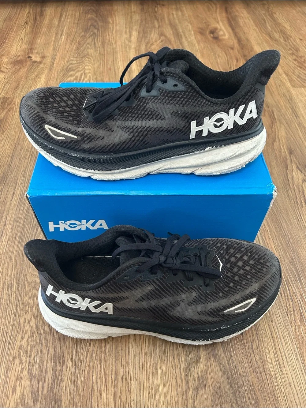 HOKA Clifton black athletic training running shoes sneakers women’s 9 Preowned
